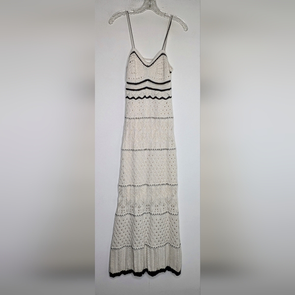 Olive+Oak • CONTRASTING BINDING SWEETHEART POINTELLE CROCHET KNIT MAXI DRESS - Picture 11 of 13